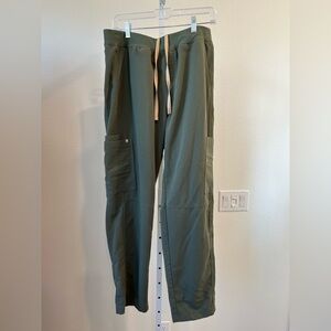 FIGS Men's Axim Cargo Scrub Pants